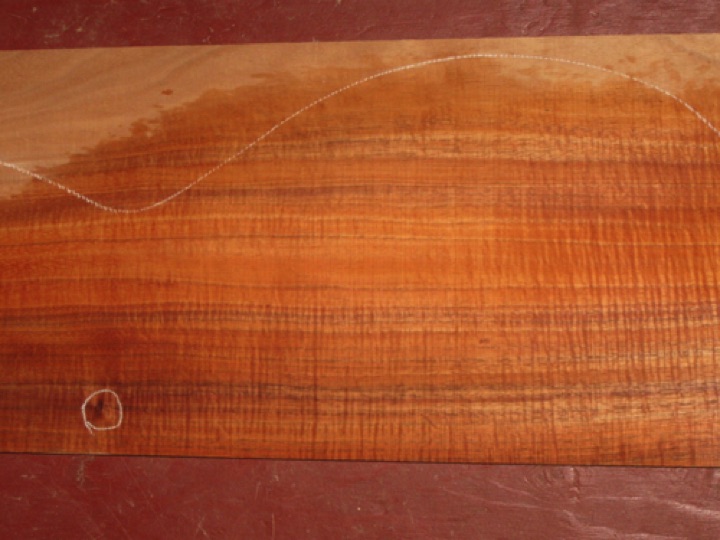 closeup, wetted
set #170-1177
Tight, symmetrical knot as seen in closeup. The knot can be placed in the soundhole cutout; no attention required on back bookmatch. Tiny knot along edge of sides will be trimmed away. closeup, wetted
set #170-1177
Tight, symmetrical knot as seen in closeup. The knot can be placed in the soundhole cutout; no attention required on back bookmatch. Tiny knot along edge of sides will be trimmed away.