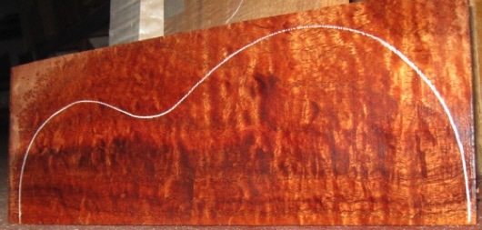 closeup, wetted
set #137-1795
Knot intrudes ~5/16" into sides (circled, at left). This can be trimmed away when tapering sides. Also, shallow tearout on inside face of one back plate, outside the pattern area. closeup, wetted
set #137-1795
Knot intrudes ~5/16" into sides (circled, at left). This can be trimmed away when tapering sides. Also, shallow tearout on inside face of one back plate, outside the pattern area.