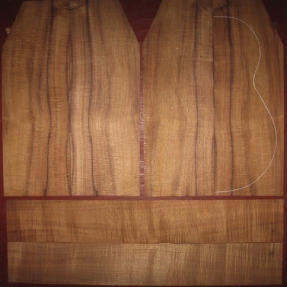 Koa Baritone/Tenor Ukulele 4A  $240
(4) top-back plates 5-3/4" x 16-1/4"
(2) side plates 3-1/2" x 23"
Air dried since 2005, beautiful color, 
tight fiddleback curl.
set #119-2643