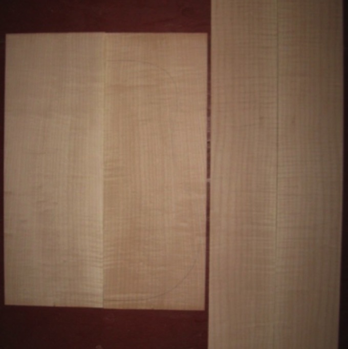 Curly Maple D/Jumbo AAA $90
(2) back plates 8-1/2" x 23-1/4"
(2) side plates 5-1/2" x 38-1/2"
Air dried since 2009, full curl, clean white color, 16" dred pattern shown; straight and vertical grain.
set #146-1236 Curly Maple D/Jumbo AAA $90
(2) back plates 8-1/2" x 23-1/4"
(2) side plates 5-1/2" x 38-1/2"
Air dried since 2009, full curl, clean white color, 16" dred pattern shown; straight and vertical grain.
set #146-1236